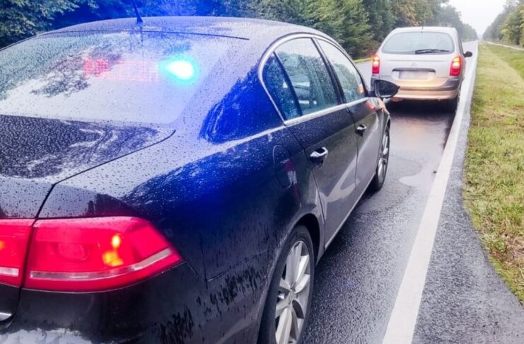 Pędził przez Rąpin niemal 100 km/h! Drogowy recydywista zatrzymany za jazdę pod wpływem i łamanie zakazu Pędził przez Rąpin niemal 100 km/h! Drogowy recydywista zatrzymany za jazdę pod wpływem i łamanie zakazu
