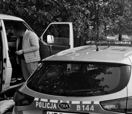 Poszukiwany mężczyzna zatrzymany w busie pełnym marihuany