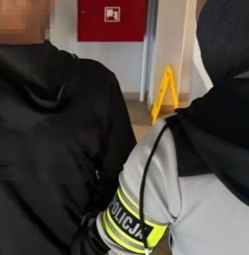 Znalazł saszetkę z pieniędzmi w toalecie na stacji paliw – teraz grożą mu 3 lata więzienia