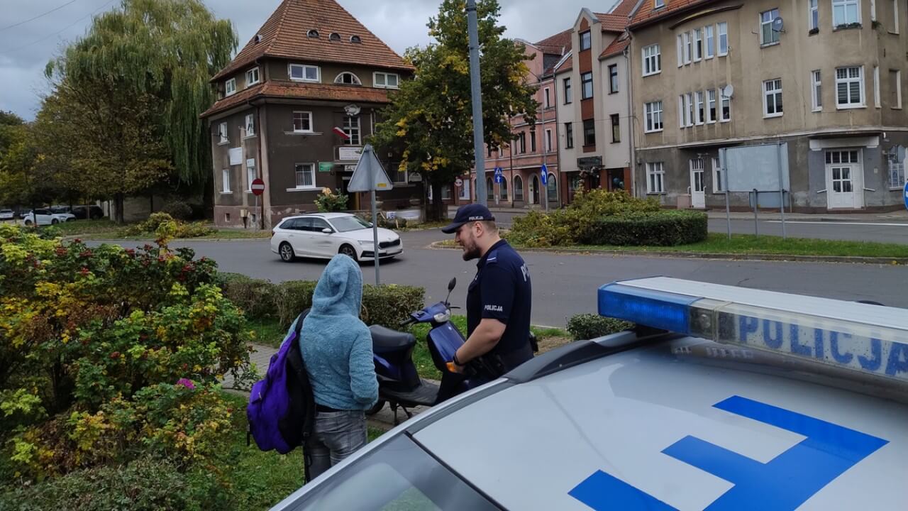 Testowała skuter bez kasku, bo nie wie, czy go zatrzyma – odpowie przed sądem