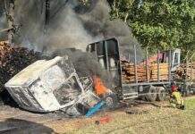 Pożar w Golinie: Spłonęła ciężarówka z drewnem